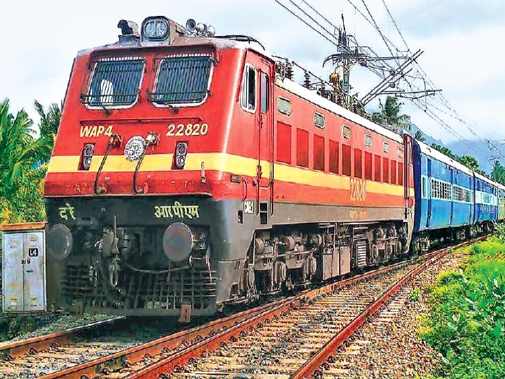 स्लीपर श्रेणी एवं जनरल कोच