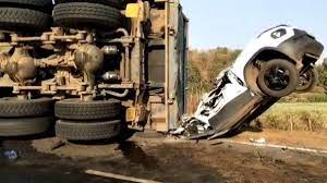 umaria, Dumper overturned ,roadside car
