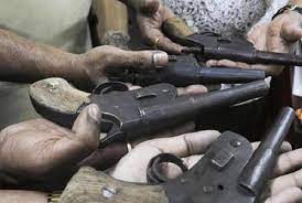  Gwalior,Two smugglers , illegal weapons arrested