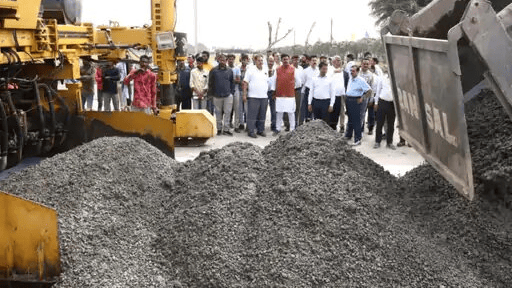 सिक्सलेन सड़क 