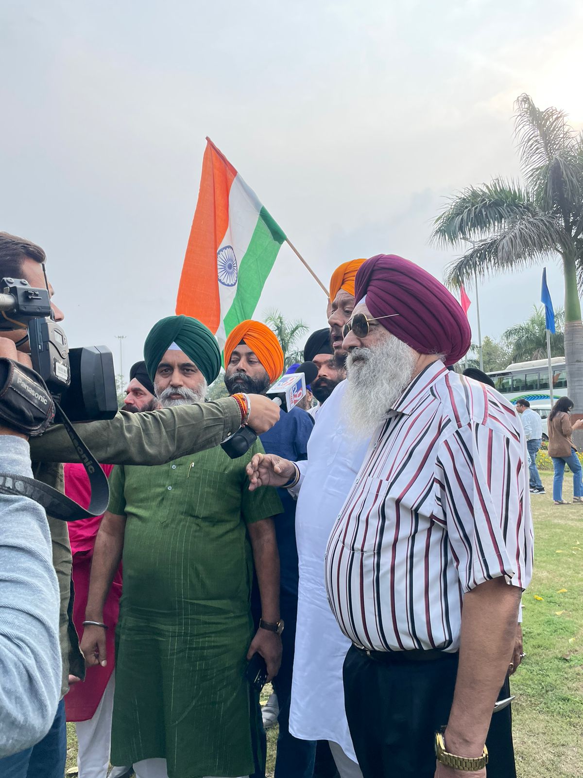  वी लव अवर इंडिया