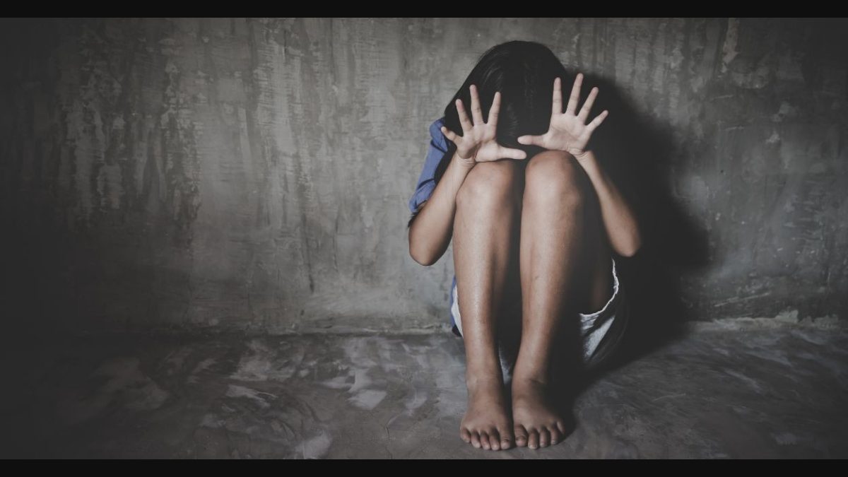 छात्रा के साथ ज्यादती