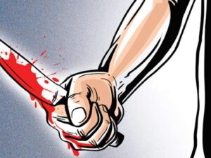 चाकू से हमला कर दिया