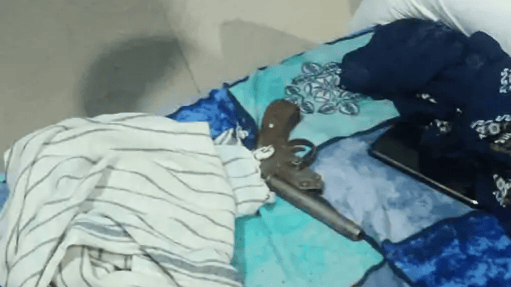 प्रेमी जोड़े के शव एक कमरे में मिले