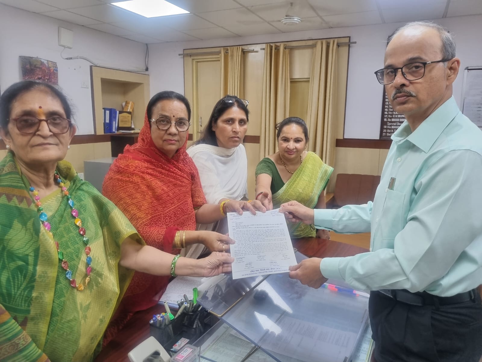 bhopal, Mahila Congress , protesting leaders