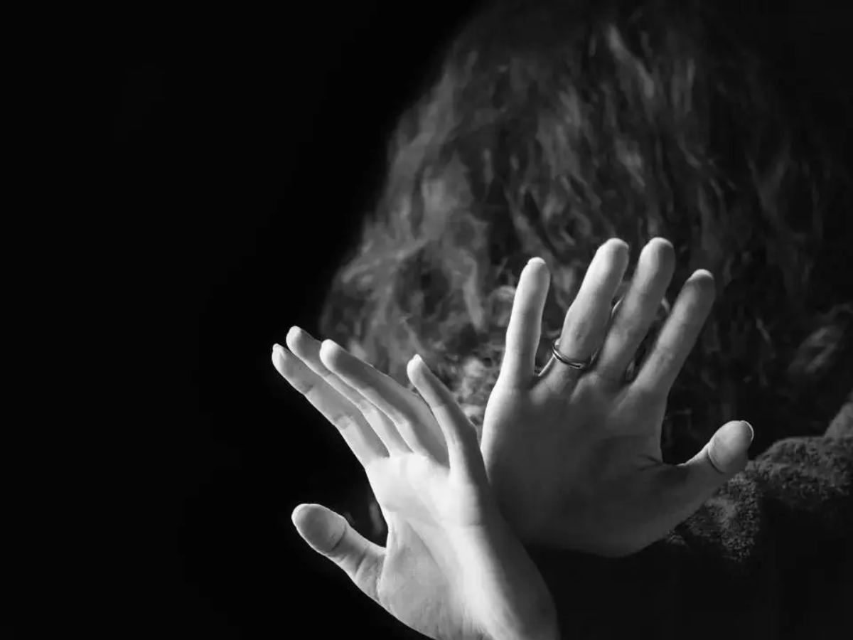 अपनी ही साली को प्रेमजाल में फसाकर किया रेप 