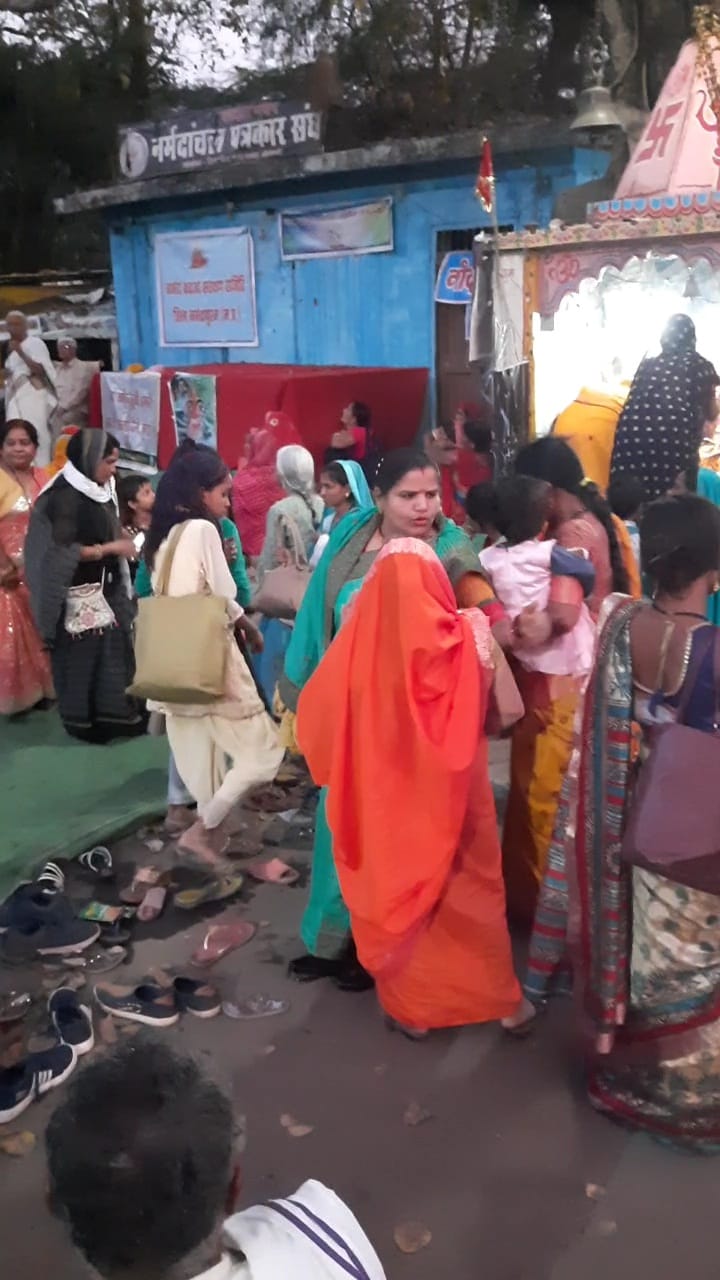 सरकार ने 72 आदिवासियों के घर उजाड़े 