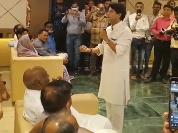 भारत की पुरानी संस्कृति को व्यक्ति को मान सम्मान के सुशोभित करना 