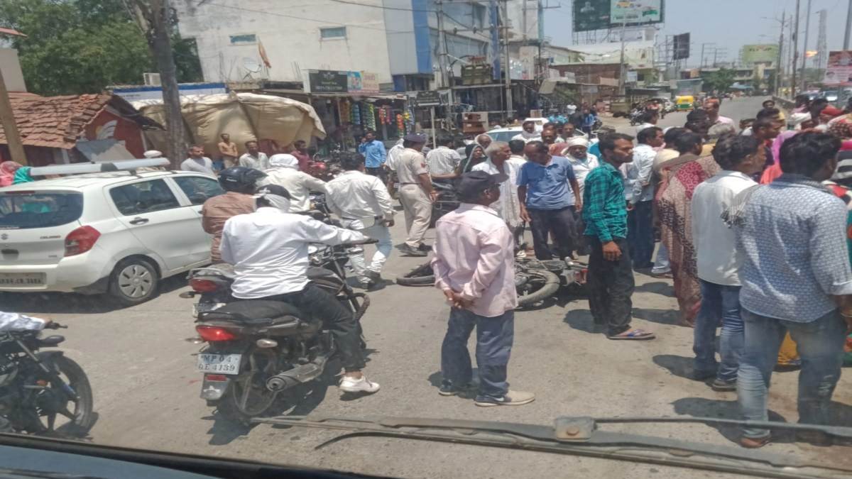 bhopal,Dumper crushed ,bike riders
