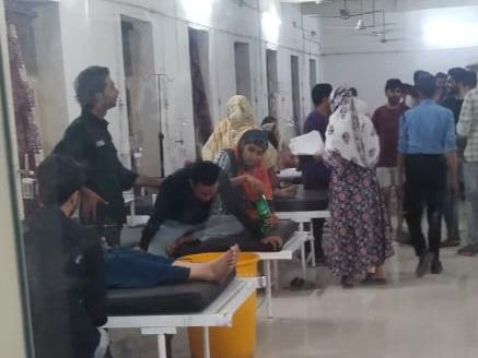 100 लोग फूड पॉइजनिंग का शिकार