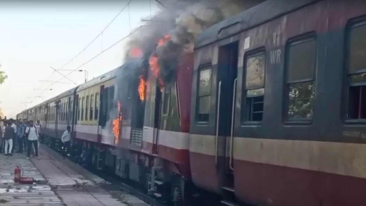 ratlam, Fire broke out , passengers safe