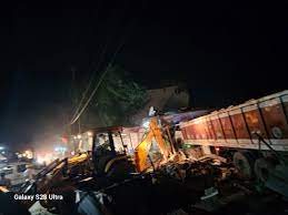 indore, Uncontrollable trolley,entered five houses