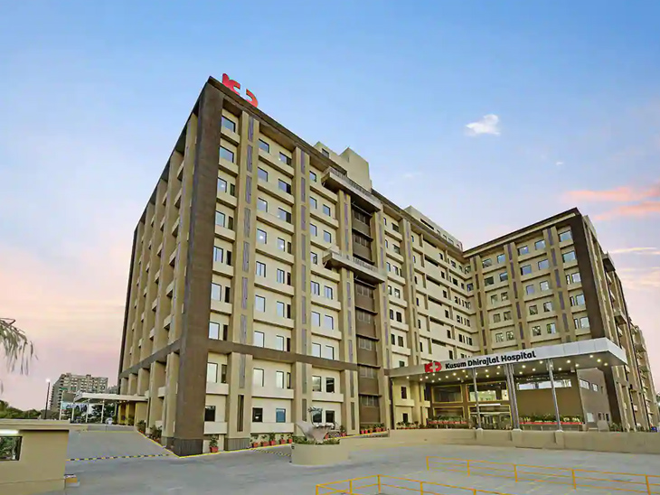 अनुज पटेल को अहमदाबाद के केडी अस्पताल में भर्ती कराया गया