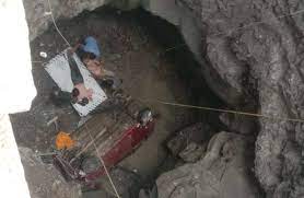 ujjain, Car fell , father and daughter died
