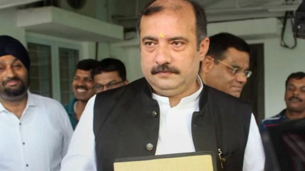 जबलपुर एसपी टीके विद्यार्थी सरकार के गुलाम हैं