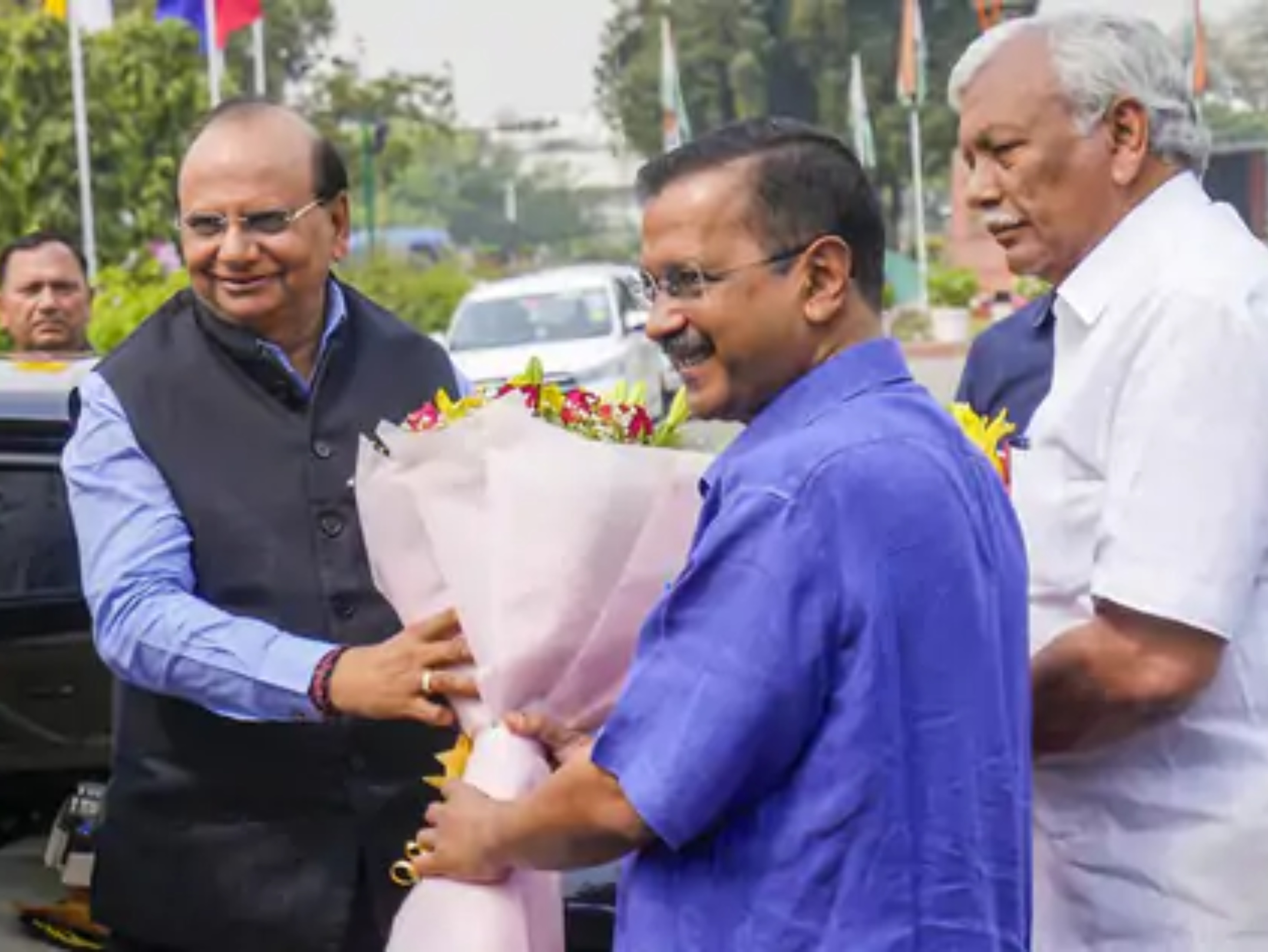 दिल्ली सरकार और LG के बीच की तकरार एक बार फिर सुप्रीम कोर्ट पहुंची