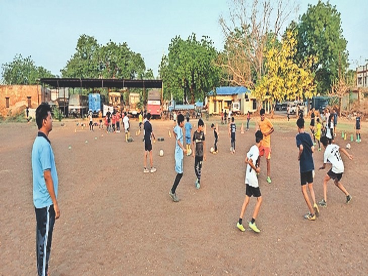 समर कैंप में कई प्रतिभाशाली खिलाड़ी सामने आ रहे हैं।