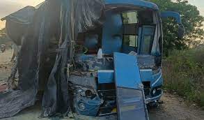 shajapur, Violent collision,bus and trolley 