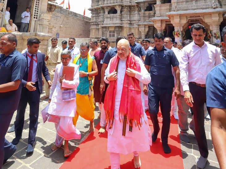 अमित शाह गुजरात के द्वारका में एक BSF कार्यक्रम में शामिल हुए