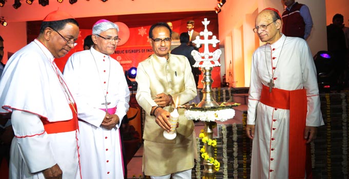 कैथोलिक बिशप सम्मेलन में शिवराज