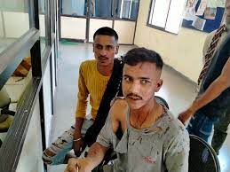 पुलिस ने इलाज के लिए जिला अस्पताल भेजा