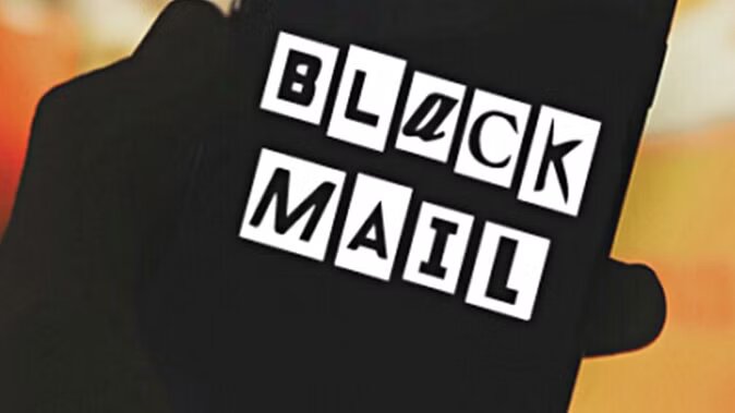 युवती ने महेश से शादी की बात की तो उसने इनकार कर दिया