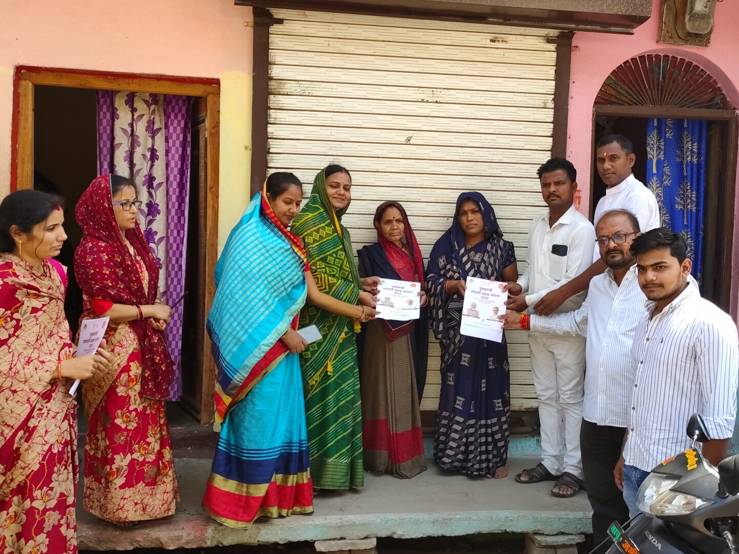  लाडली बहना योजना के अंतर्गत सभी हितग्राहियों के खाते में 1 रुपया डालकर चेक किया गया