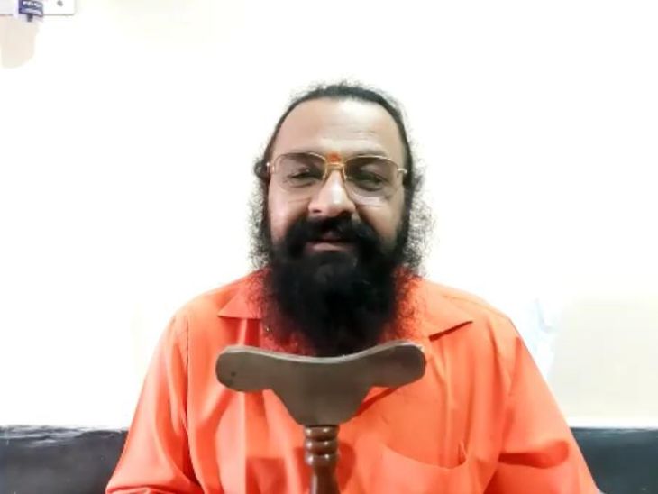 श्रद्धालुओं को मंदिरों में देश के पारंपरिक कपड़े पहन कर जाना चाहिए