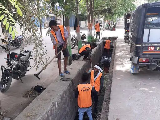  नगर पालिका ने इन नालों की सफाई और गहरीकरण कराया है