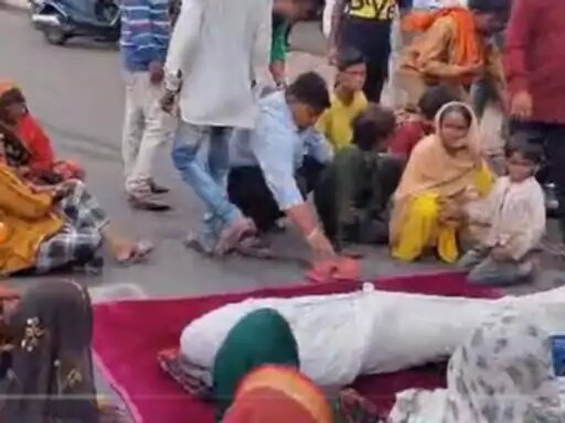 1 घंटे तक हंगामा करने के बाद पुलिस की समझाइश से परिजन माने 