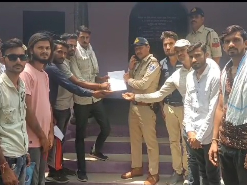  समाजजन ने मुख्यमंत्री के नाम ज्ञापन सौंपा 