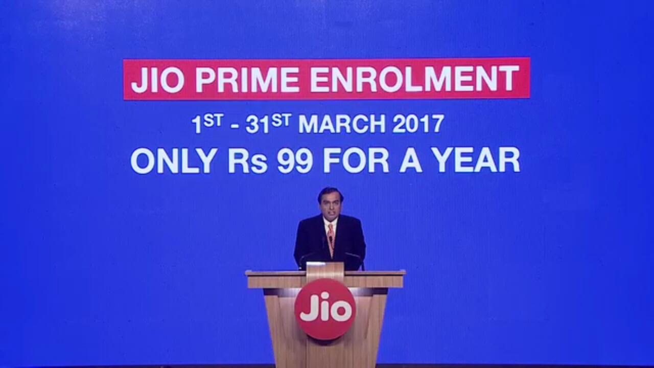 कोलर वालों  303 रुपये में जियो 