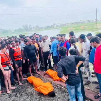 दोनो बच्चो के शव तलाब से निकाल लिए गए 