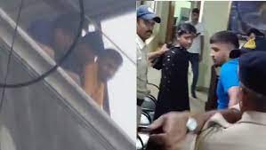 ujjain,  youths spit , Mahakal ride