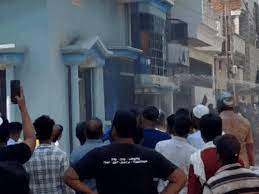 आरोपी आरिफ ने घर में गैस सिलेंडर खोलकर आग लगा दी