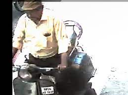 घर में बहुत सारे मेहमान आए हुए थे 