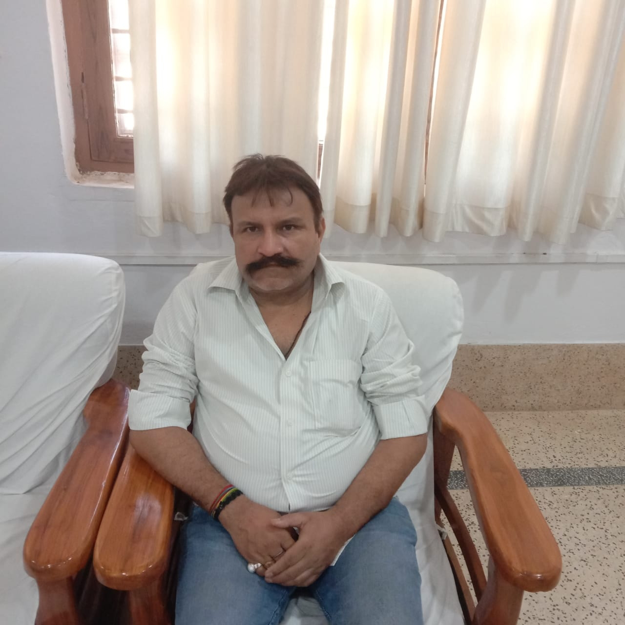 sidhi, Assistant Commissioner , taking bribe 