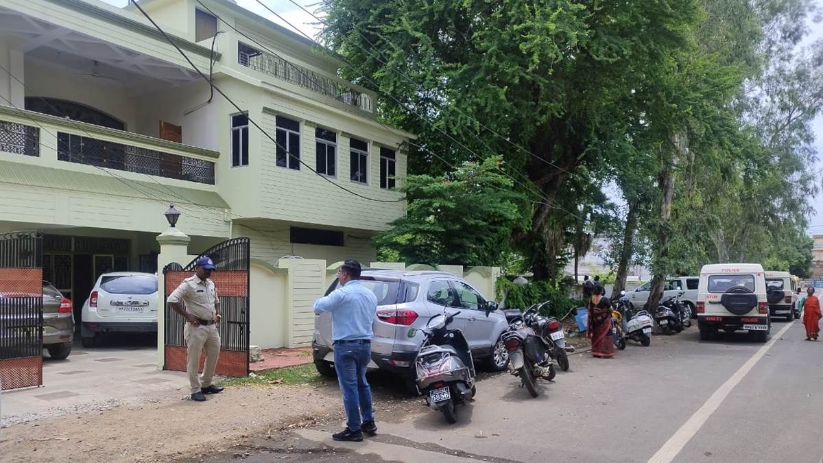 jabalpur, Armed robbers ,committed robbery 