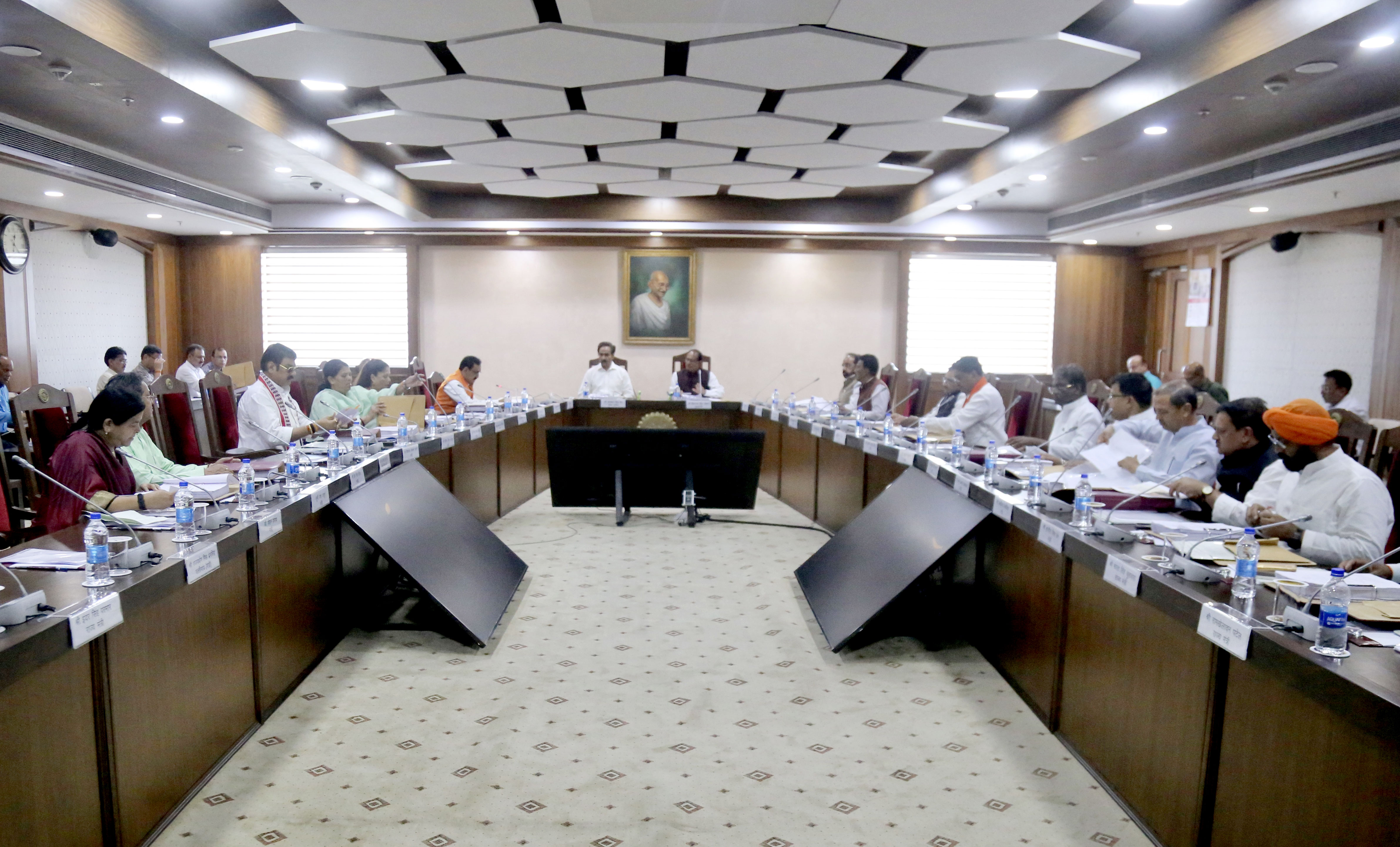 चतुर्थ समयमान वेतनमान की स्वीकृति