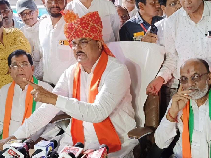 कृषि मंत्री ने खुद रामकृष्ण पटेल को अपने साथ CM हाउस ले जाकर BJP की सदस्यता दिलाई