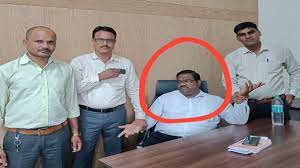 bhopal,Bhopal railway station ,taking bribe 