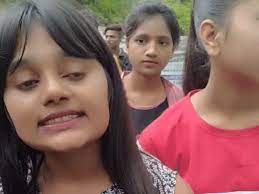 ऐसे माहौल में बच्चों को कैसे पढ़ाएंगे