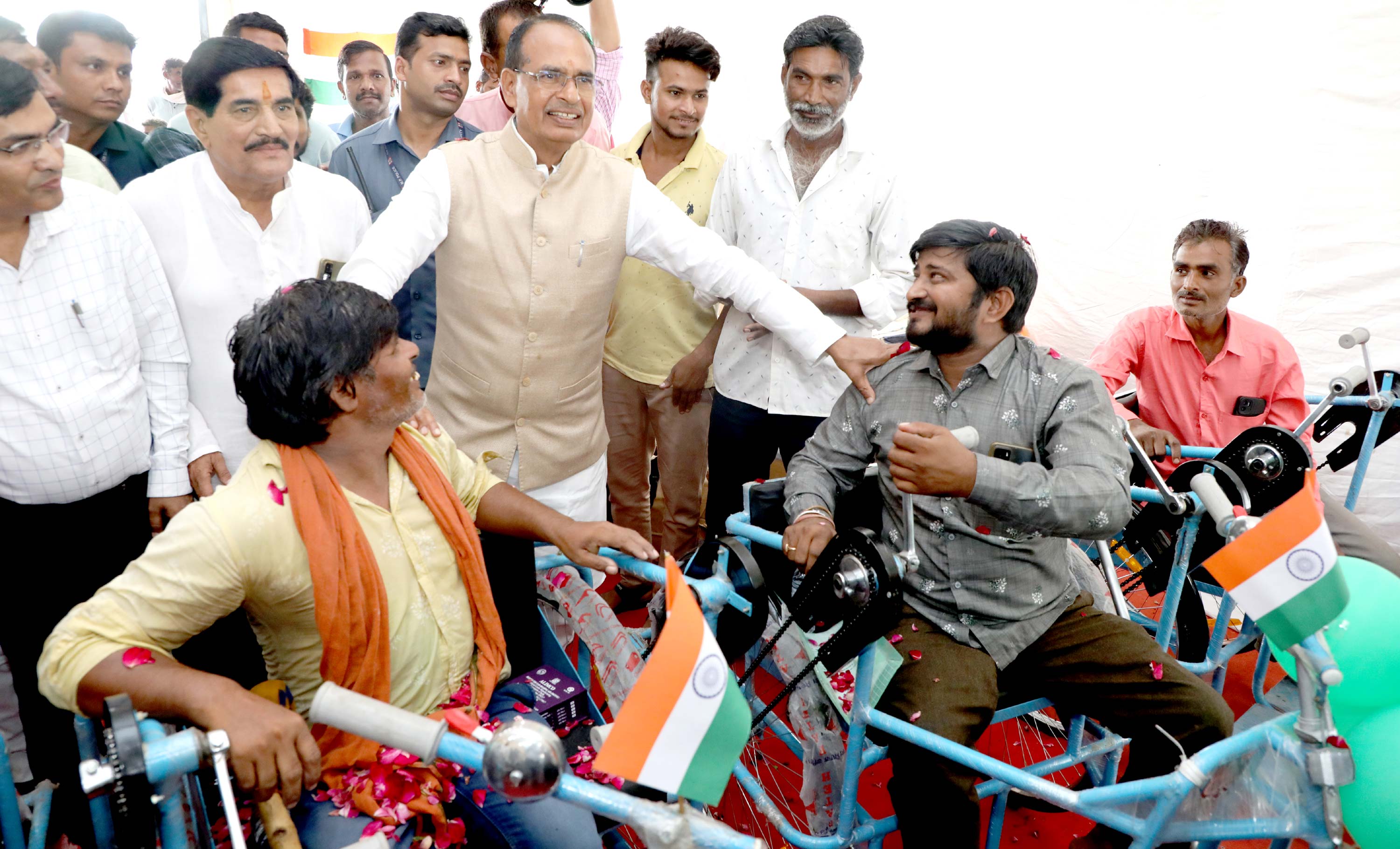 दिव्यांगजन की सेवा ही भगवान की सेवा