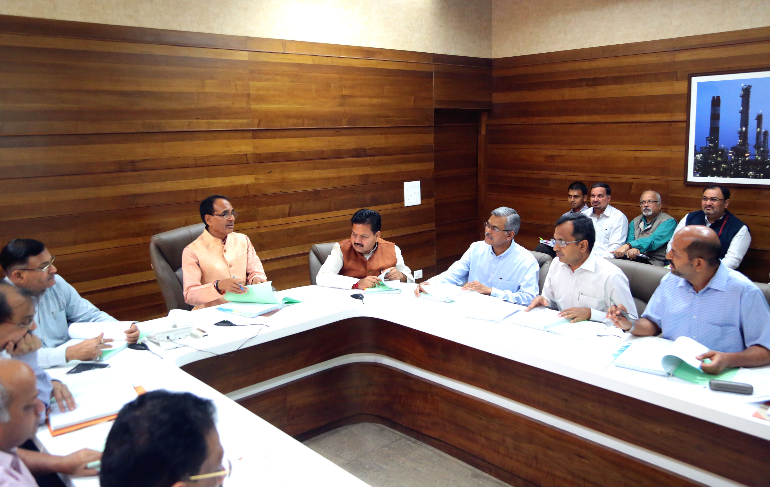  शिवराज सिंह चौहान मध्यप्रदेश सड़क विकास निगम