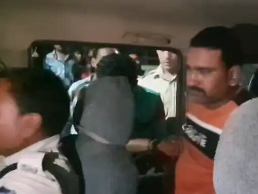 पति ने पत्नी को गोली मारकर गंभीर रूप से घायल कर दिया