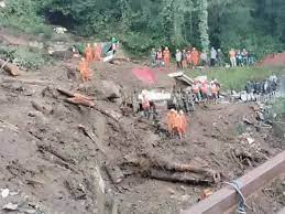 शिमला के समरहिल में मंदिर लैंडस्लाइड की चपेट में आ गया। 