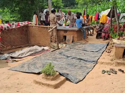 गर्भाशय से आंतें बाहर आने के कारण महिला की मौत हो गई