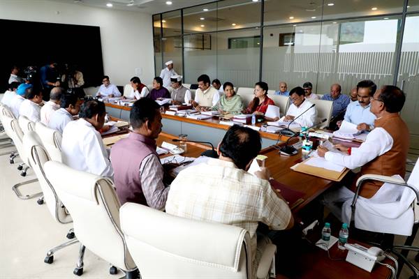 मंत्रि-परिषद की बैठक हुई 