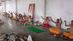  ब्राह्मणों ने हेमाद्री स्नान कर बदले जनेऊ