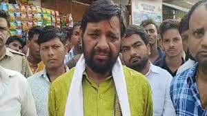 केंद्रीय मंत्री के घर युवक की मौत